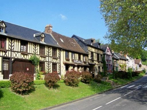 Auberge De L'Abbaye Le Bec-Hellouin Esterno foto